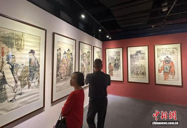 “斯文留珍——洪斯文连环画手稿捐赠展”在广东省博物馆举行。 程景伟 摄