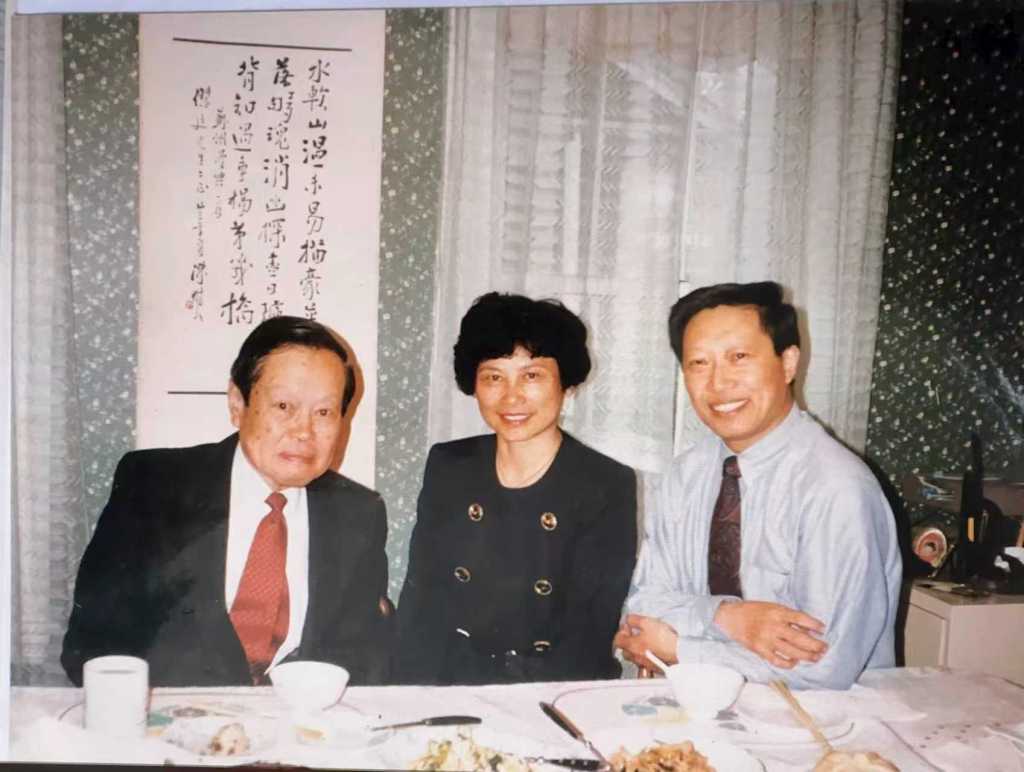 杨振宁教授在哈佛演讲后在沈津家中作客
