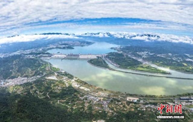 三峡工程全景。汤伟 摄