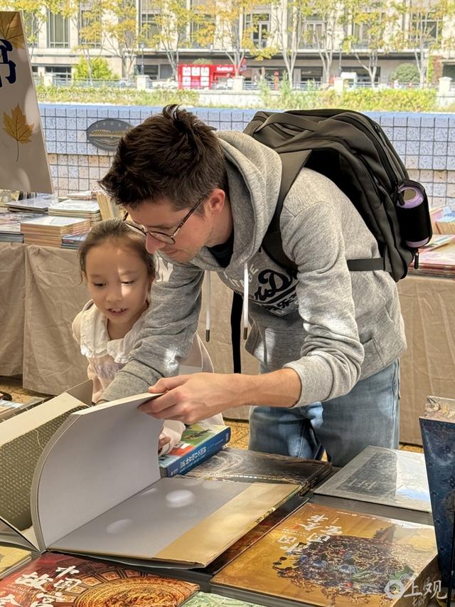 外国读者对中国传统文化很感兴趣。施晨露摄