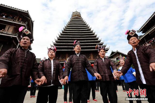 图为民俗表演现场。龚普康 摄