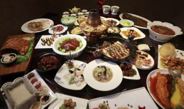 汾阳三八八传统宴席。 微信公众号“微汾阳” 图
