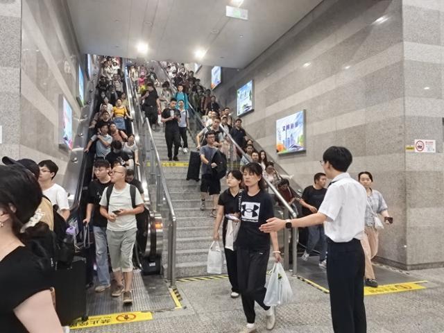 到达客流 铁路上海站供图