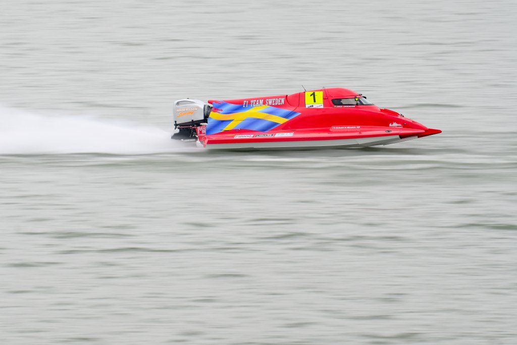 2025年10月3日，世界F1H2O摩托艇锦标赛中国上海大奖赛再度在宝山滨江举行。澎湃新闻记者 朱伟辉 图