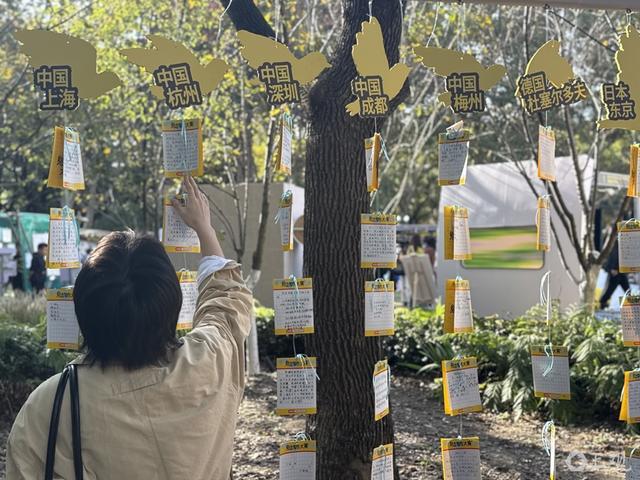 在“小红书文学节”共创共读。施晨露摄