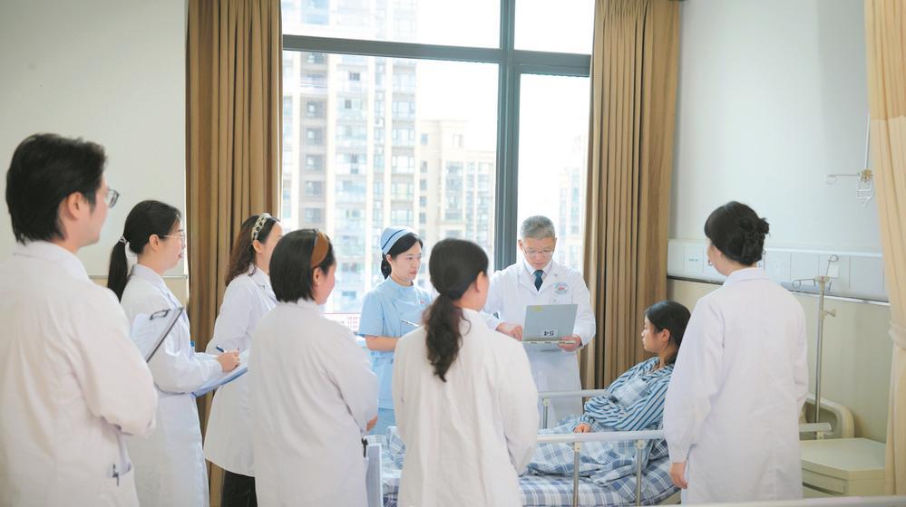 把担当融入诊疗的每个细节。